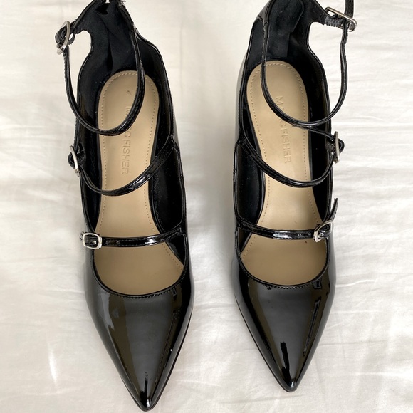 Marc Fisher Black Strappy Pointed Pumps (size 6M) - Picture 2 of 10